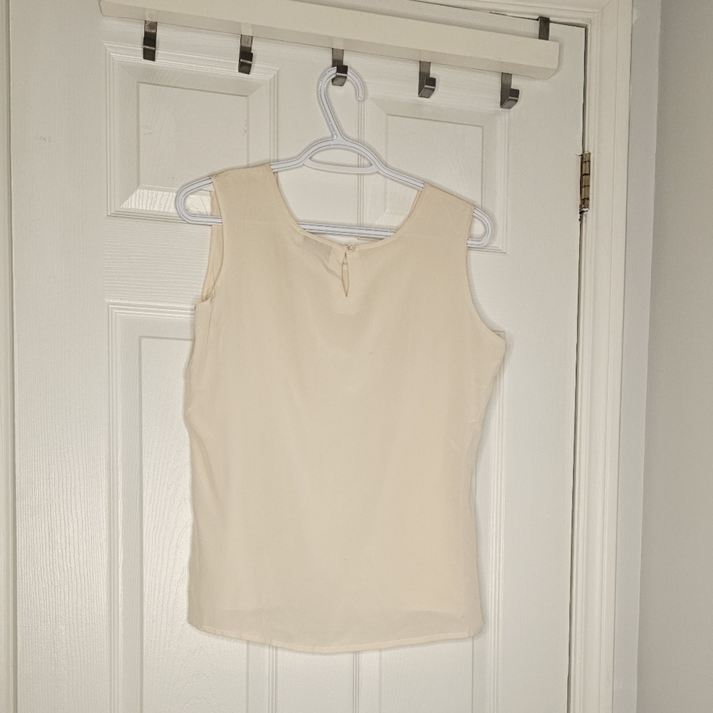 Elegant Cream Sleeveless Top - Picture 2 of 3